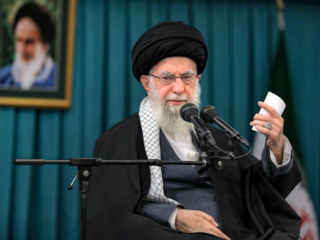 رهبر انقلاب در مراسم سالگرد ارتحال امام(ره): ملّت ایران به یک رئیس‌جمهور فعال، پرکار، آگاه و معتقد به مبانی انقلاب نیاز دارد