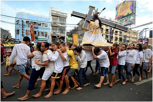 مراسم مذهبی عجیب در فیلیپین+عکس