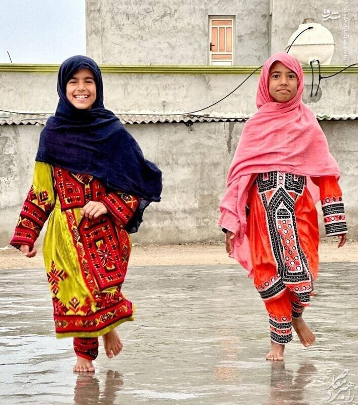 عکس / خوشحالی کودکان پس از باران در جنوب سیستان و ‎بلوچستان