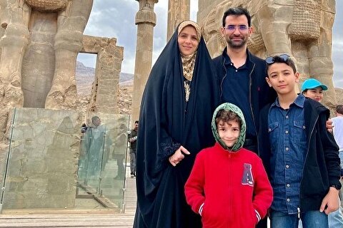 آذری جهرمی با همسر و فرزندانش در سفر و گردش + عکس