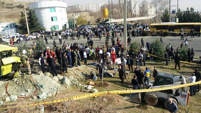 8 کشته و 28 زخمی در حادثه دانشگاه آزاد + تصاویر