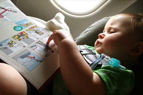 دلایل گریه نوزادان در هواپیما