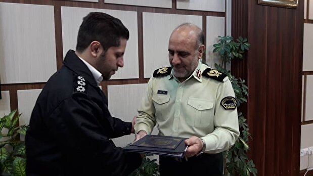 تقدیر از افسر جریمه کننده فرهاد مجیدی +تصاویر