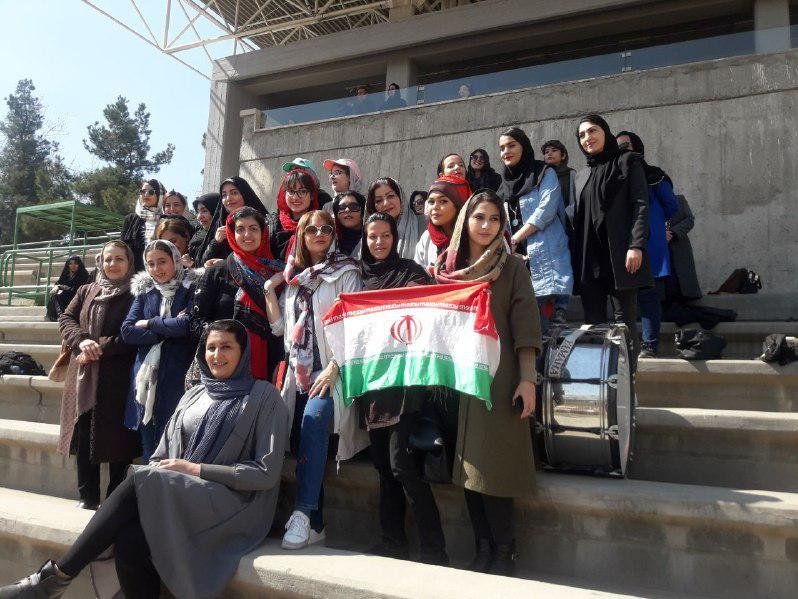 مهناز افشار در کنار زنان ملی‌پوش فوتبال+عکس