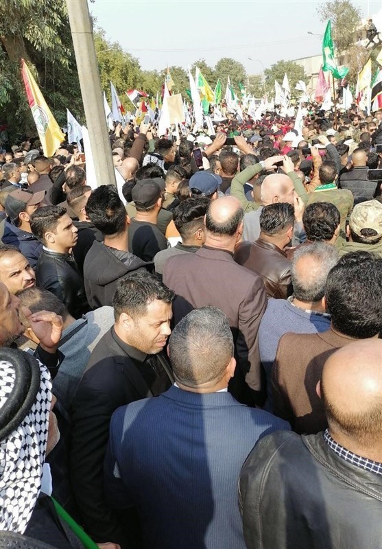 آغاز مراسم وداع با پیکر سردار شهید سلیمانی از کاظمین/ پیکر «حاج قاسم» روی دوش مردم عراق+ عکس
