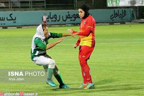 زد و خورد دختران فوتبالیست ایرانی در بازی رسمی! + عکس