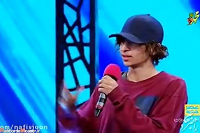 اجرای خطرناک محمد زارع در عصر جدید با چاقو + فیلم