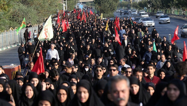 تصاویری از راهپیمایی جاماندگان اربعین در تهران