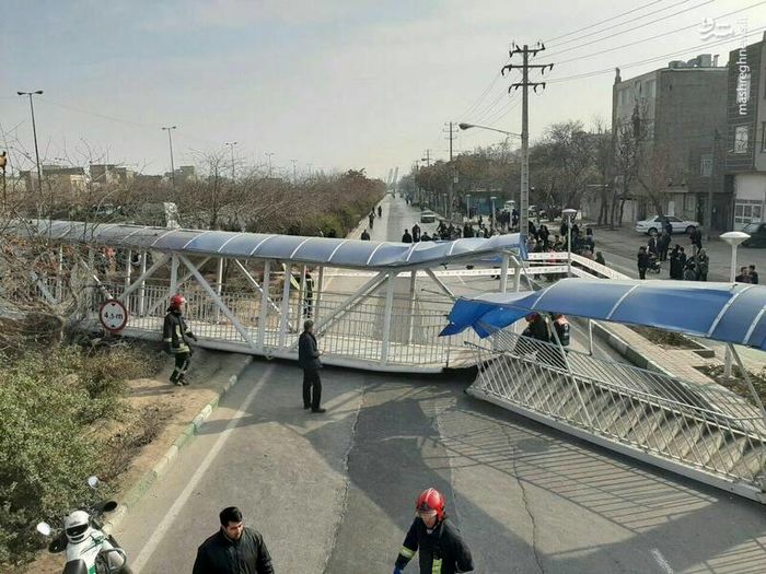 سقوط وحشتناک پل هوایی در مشهد/ عکس و فیلم