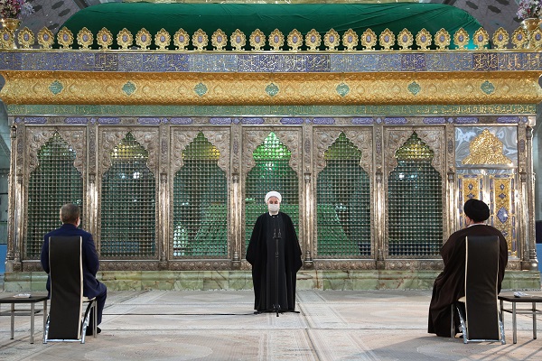 روحانی: امام (ره) قدرت نرم را انتخاب کرد /١٢ بهمن «یوم الخمینی» بود+ عکس