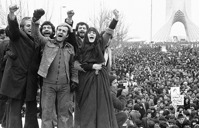 استقبال کاربران توییتر فارسی از کلیدواژه #انقلاب_مردم