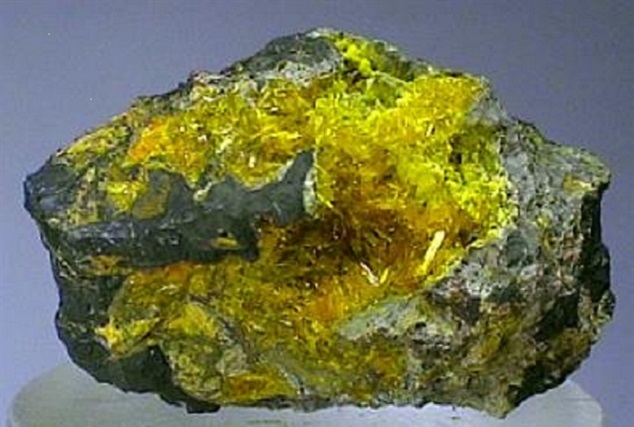 اورانیوم فلزی چیست 