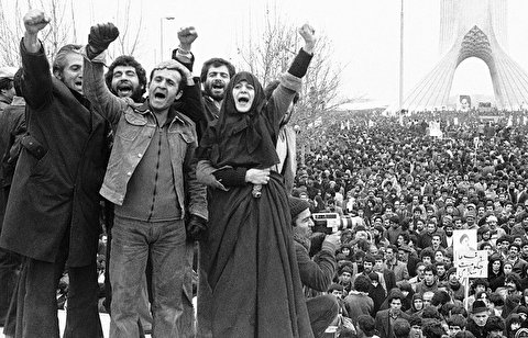 استقبال کاربران توییتر فارسی از کلیدواژه #انقلاب_مردم