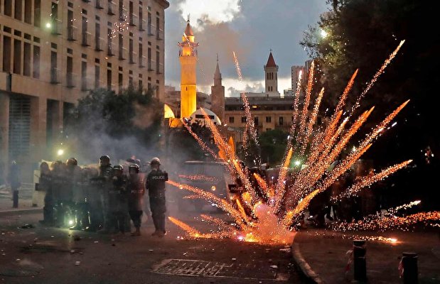 عکس/ آتش بازی در بیروت