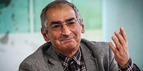 زیباکلام: ماندن یا رفتن روحانی مشکلی را حل نمی‌کند
