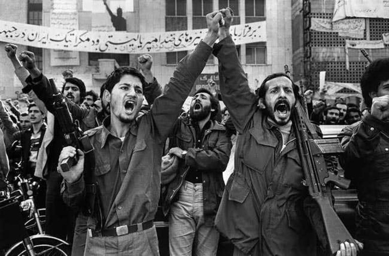 جوانان در پیروزی انقلاب اسلامی چگونه ایفای نقش کردند؟