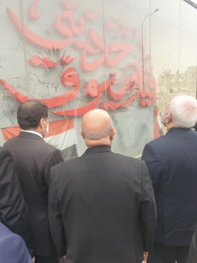 حضور ظریف در محل یادبود شهادت سردار سلیمانی در بغداد+ عکس