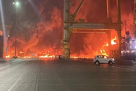انفجار مهیب در بندر دبی یک روز بعد از اختلافات با ریاض +عکس و فیلم