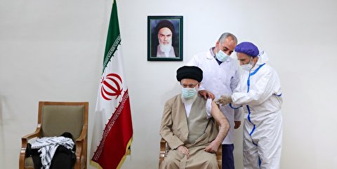واکنش یک شاعر به دریافت واکسن ایرانی توسط رهبر