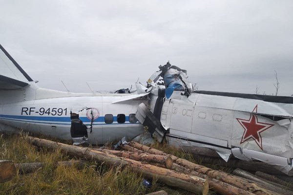 سقوط هواپیمای روسی؛ دستکم ۱۹ نفر جان باختند+ عکس و فیلم