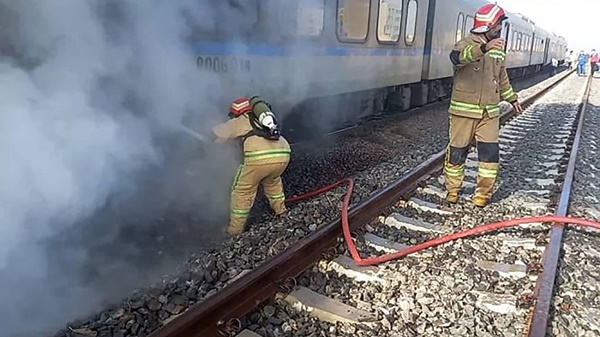 آتش سوزی در قطار شهری تهران+ جزئیات و عکس