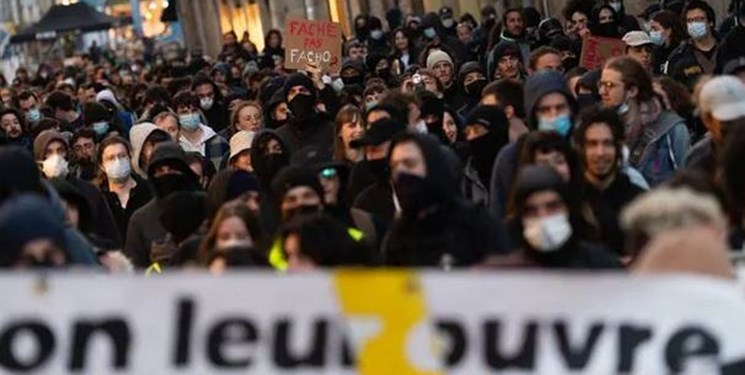 تظاهرات خشونت بار در فرانسه در پی اعلام نتیجه انتخابات + تصاویر و فیلم