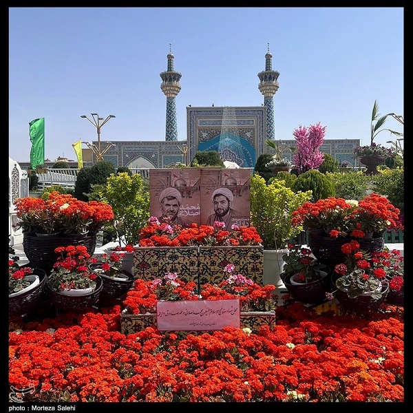 گلباران محل شهادت شهدای حادثه تروریستی حرم امام رضا (ع) + عکس