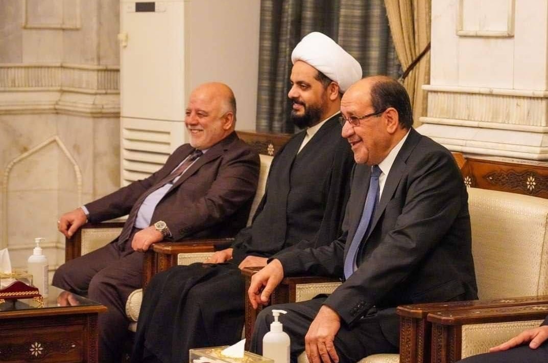 روز سرنوشت ساز عراق؛ تاخیر مکرر در برگزاری نشست پارلمان/ حضور سیاستمداران برجسته در دفتر مالکی+ تصاویر