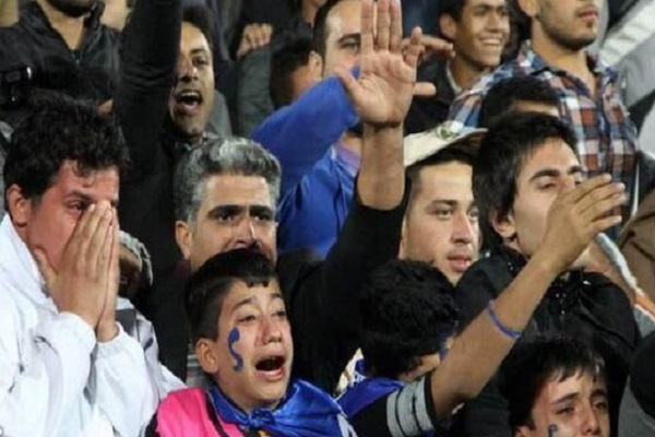 حمله هواداران استقلال به پرسپولیس و وزارت ورزش