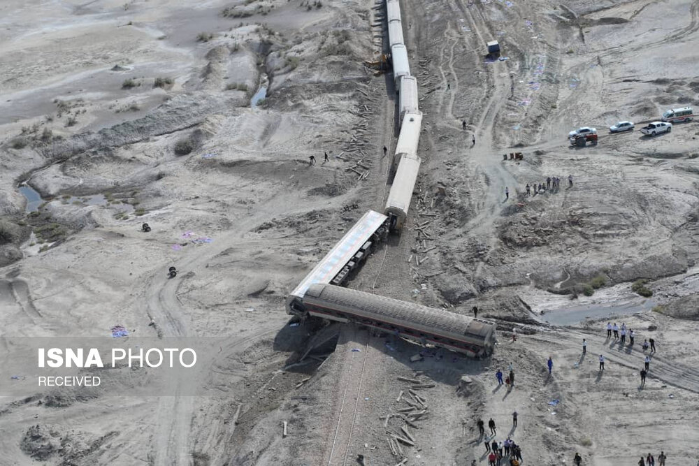 خروج قطار مشهد یزد از ریل امروز با ۲۱ کشته،۸۶ مصدوم و ۵ مصدوم بدحال+ اعزام تیم‌های امدادی+ عکس