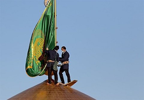 پرچم گنبد امام رضا (ع) تعویض شد