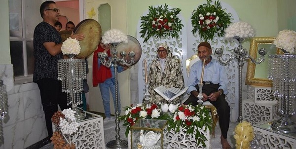 داماد ۸۰ ساله و عروس ۷۰ ساله در بهاباد یزد به خانه بخت رفتند+ عکس