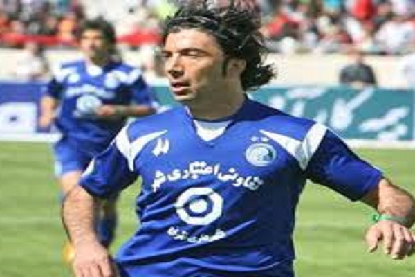 مدافع سابق استقلال پناهنده شد