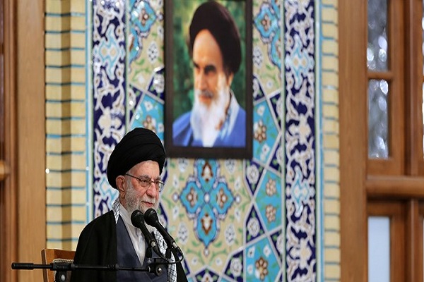 رهبر انقلاب: منظور دشمن از دگرگونی، تغییر هویت جمهوری اسلامی است