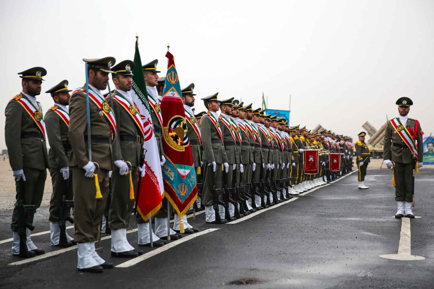 وجه تمایز ارتش جمهوری اسلامی ایران با ارتش‌های دنیا