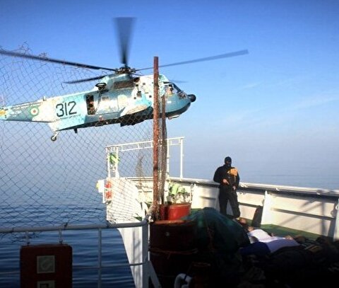 فیلم / لحظه توقیف نفتکش آمریکایی توسط نیروی دریایی ایران