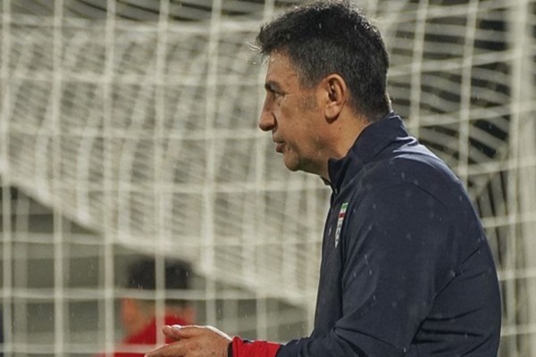 قلعه نویی:از کیفیت بازی تیم ملی راضی نیستم