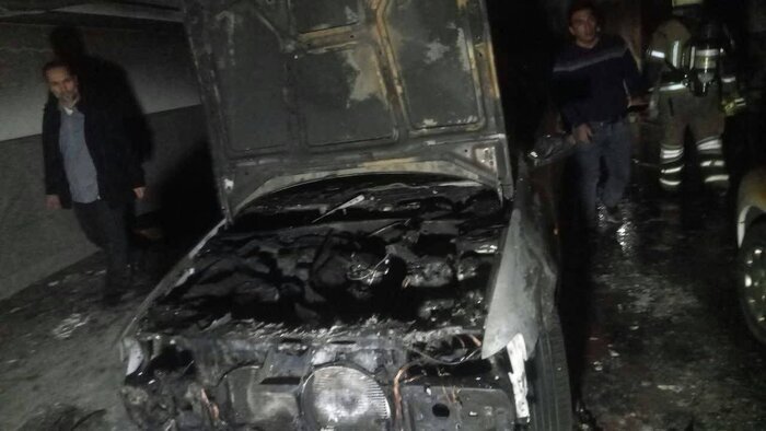آتش سوزی در مجتمع مسکونی تهرانسر/ نجات جان ۱۲ نفر