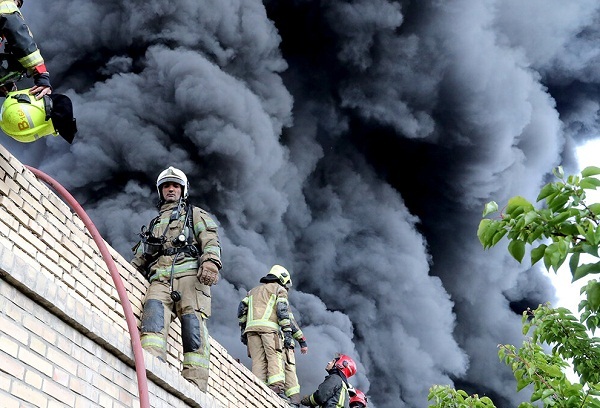 آتش سوزی کارخانه در نظرآباد یک کشته و پنج مصدوم داشت