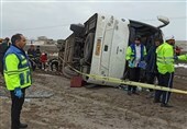 واژگونی اتوبوس مشهد به قزوین ۶ فوتی و ۲۰ مصدوم برجای گذاشت