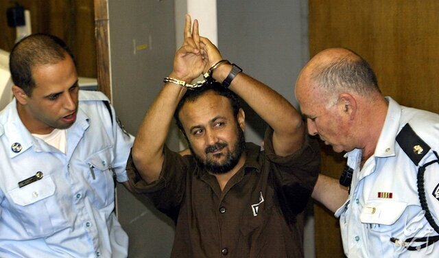 اسرائیل مروان البرغوثی را به سلول انفرادی منتقل کرد / البرغوثی کیست؟ + عکس