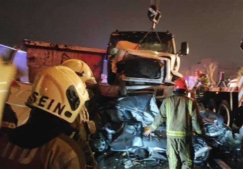 تصادف زنجیره‌ای ۴۰ خودرو در آزادراه زنجان ـ قزوین/ ۱۵ نفر مصدوم شدند