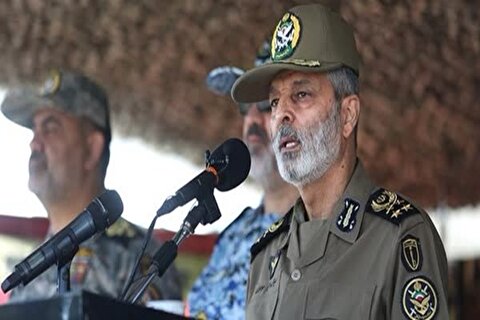 فرمانده کل ارتش: کمک رسانی به سیل زدگان سیستان و بلوچستان تقویت شود