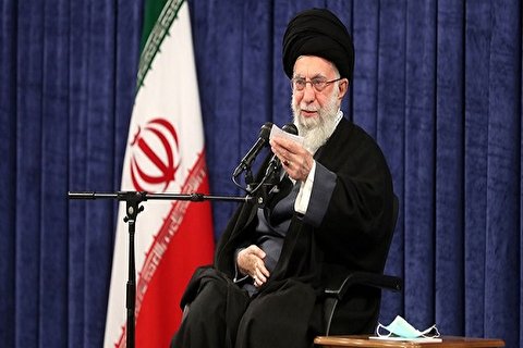 مروری بر بیانات رهبر انقلاب درباره «عید فطر»