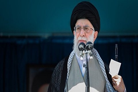 رهبر انقلاب: قوای سه گانه باید با هم همکاری و همدلی کنند