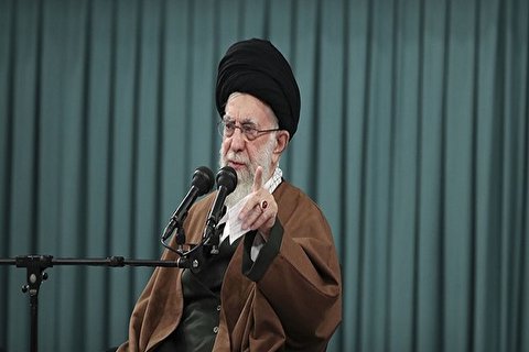رهبر انقلاب: راهبرد دنیای اسلام متمرکز بر تقویت عناصر مبارز داخل فلسطین شود