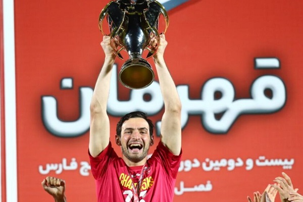 پرسپولیس به دنبال تمدید قرارداد این ستاره