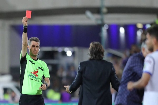 اعتراض بهزاد غلامپور به افشین پیروانی بخاطر اخراج مربی استقلال!