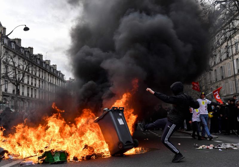 چشم‌انداز بحران اروپا در سایه اعتراضات فرانسه