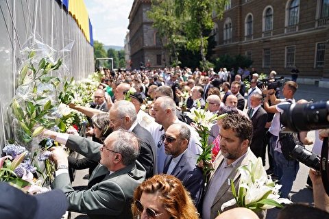 مراسم تشییع جنازه قربانیان گمنام نسل‌کشی سربرنیتسا